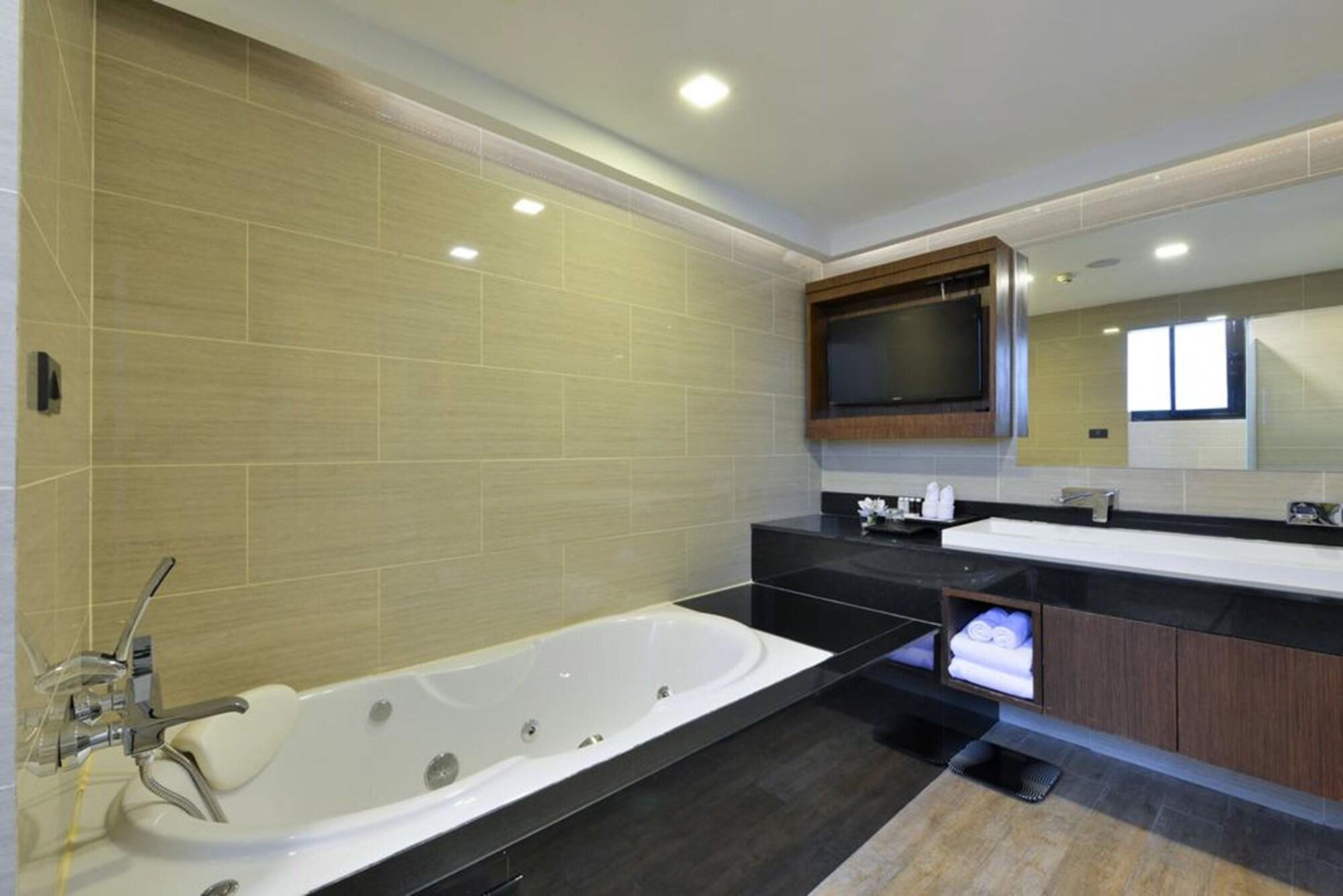 Syama Suite Sukhumvit 20 Banguecoque Exterior foto