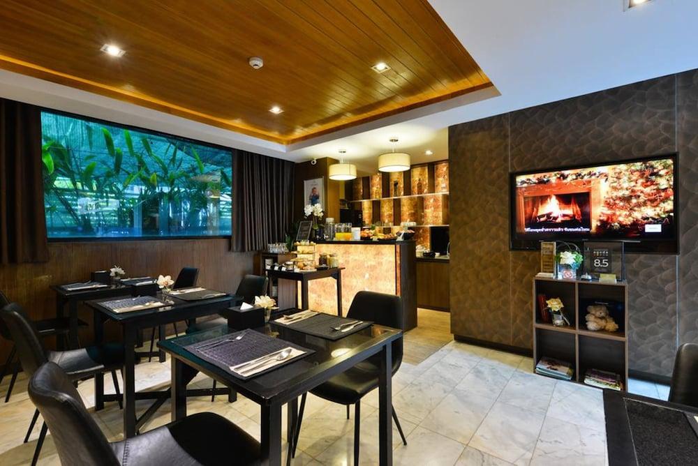Syama Suite Sukhumvit 20 Banguecoque Exterior foto