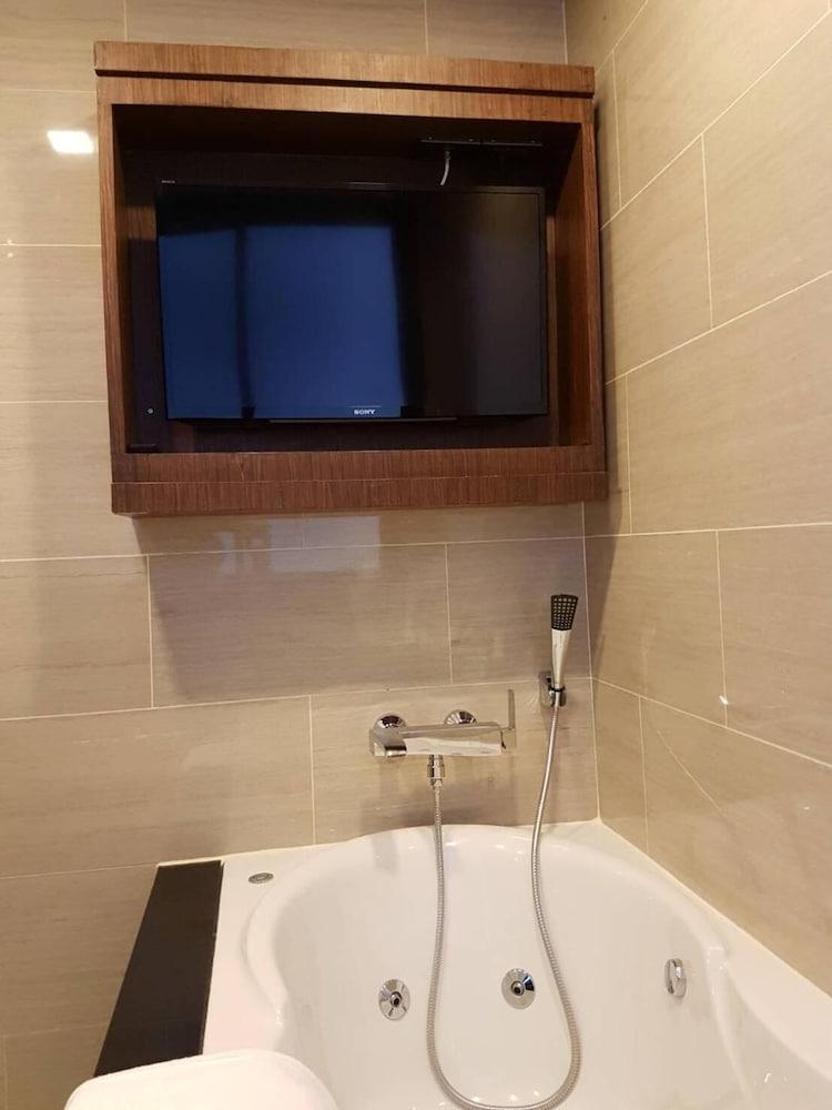 Syama Suite Sukhumvit 20 Banguecoque Exterior foto