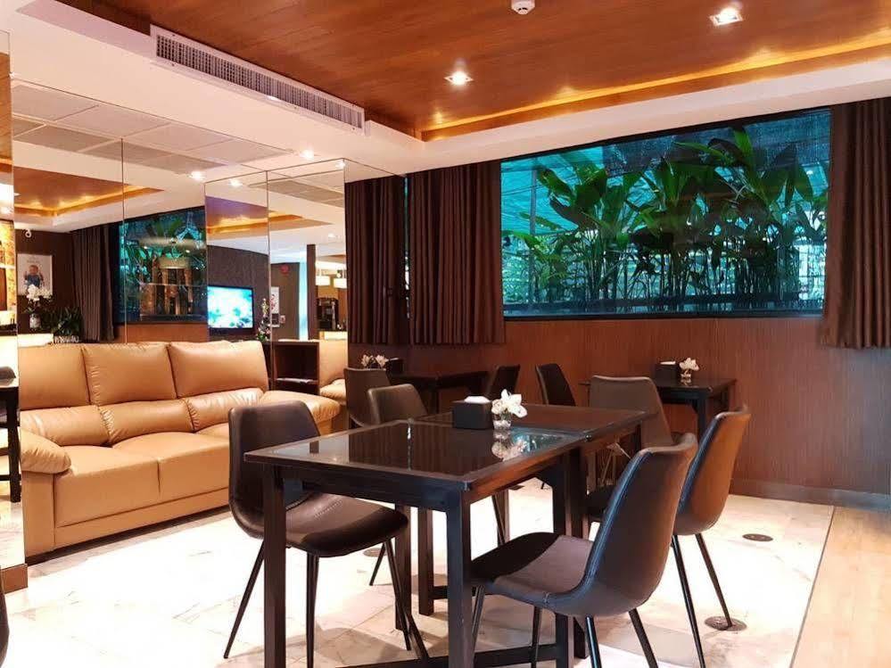 Syama Suite Sukhumvit 20 Banguecoque Exterior foto
